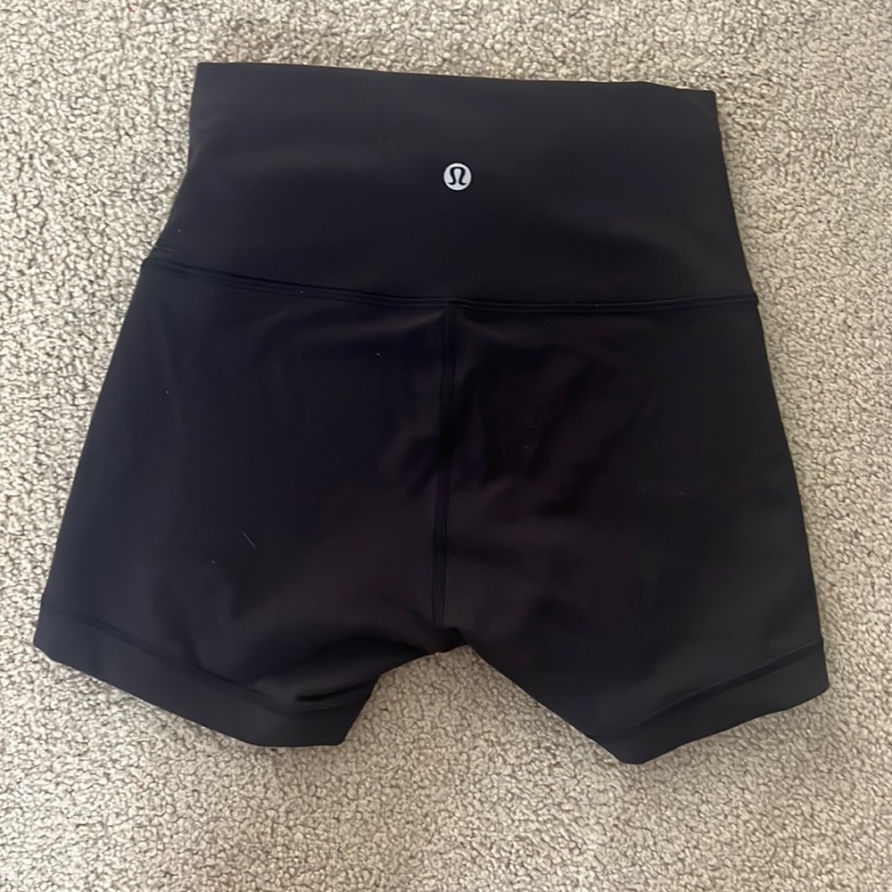 Lululemon Wunder Train 4’ Shorts